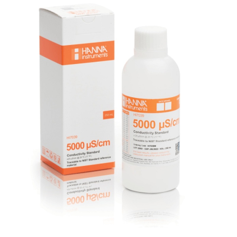 HI7039M 5000 S/cm Conductivity Standard (230 mL Bottle)